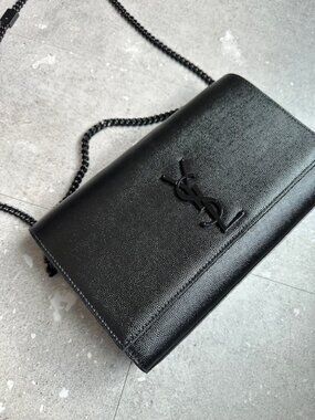 KATE MEDIUM IN GRAIN DE POUDRE EMBOSSED LEATHER